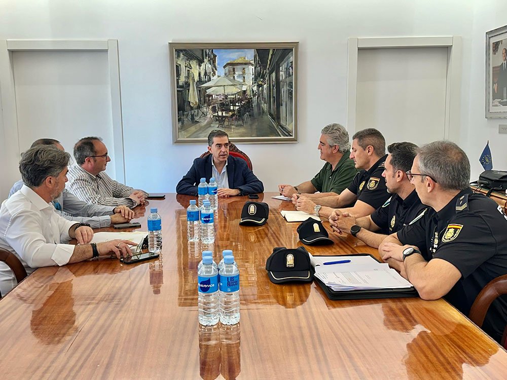 Reunión sobre las viviendas de uso turístico.
