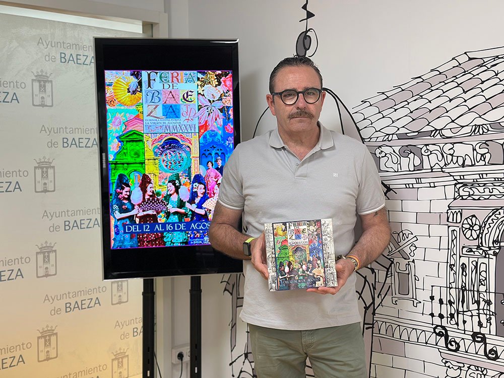 El concejal Antonio Perales durante la presentación de la Feria de Baeza 2026.