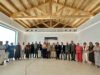 Foto de familia en la nueva sala gastronómica del mercado de abastos de Baeza