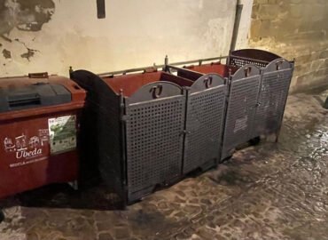 Limpieza integral de contenedores en Úbeda.