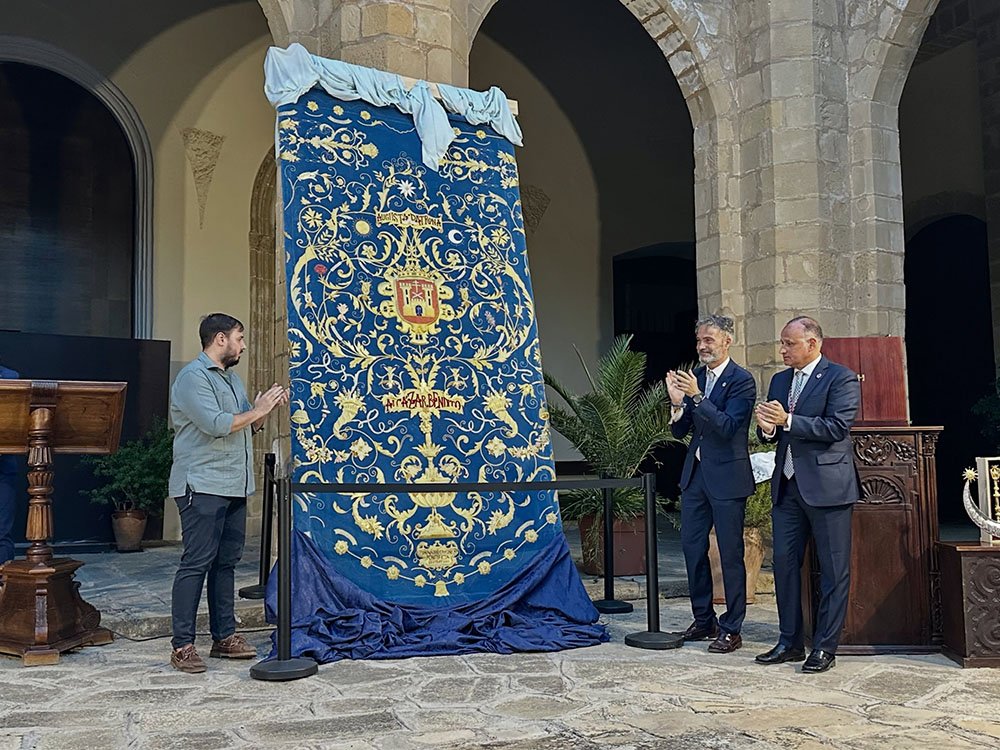 Presentación del ajuar para la Coronación Canónica y Pontificia de Nuestra Señora del Alcázar.