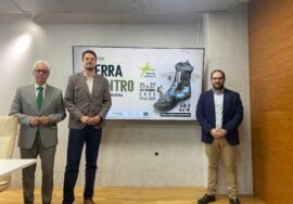 Francisco Javier Lozano junto al delegado territorial de Turismo y el responsable del Relaciones Institucionales de Caja Rural de Jaén