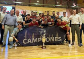 Autoridades junto a los campeones de esta nueva edición de la Copa Presidente de la Diputación de fútbol sala