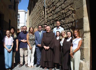 Úbeda refuerza su legado teresiano y sanjuanista con la inauguración de una placa
