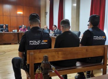 El acusado del asesinato de una mujer en Sabiote durante una de las sesiones del juicio/Archivo