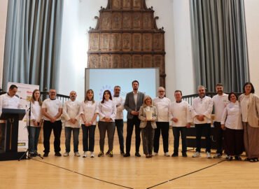 Francisco Javier Lozano y Antonia Olivares junto a miembros de Euro-Toques España