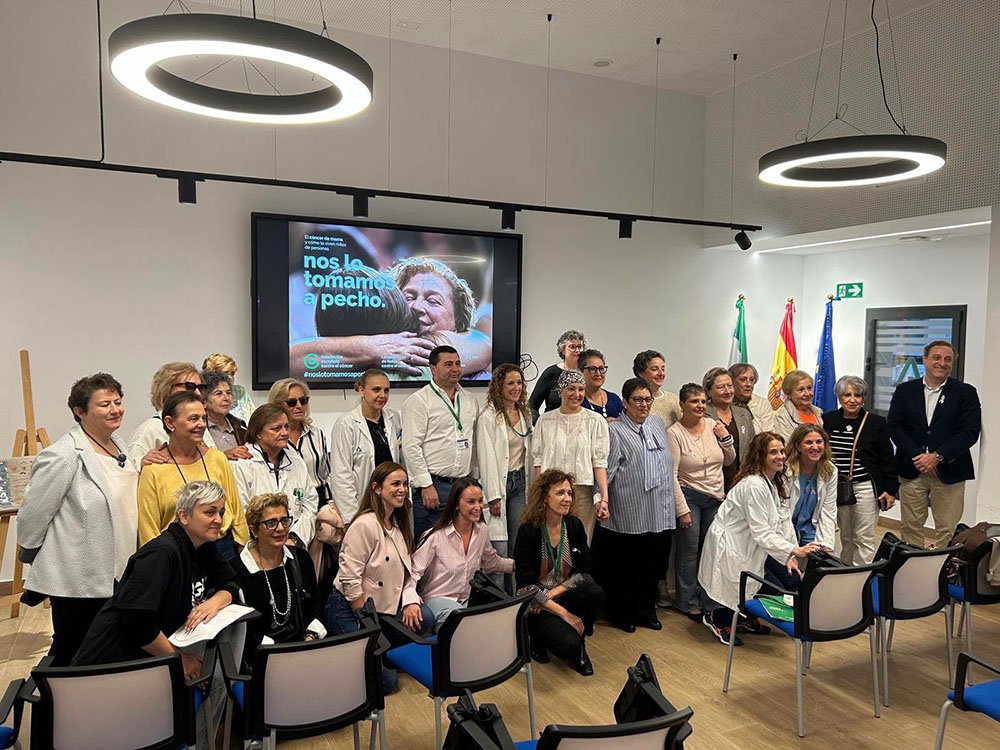 Acto por el Día Mundial contra el Cáncer de Mama en el Hospital San Juan de Úbeda.