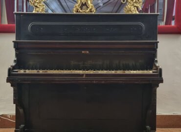 Piano que Federico García Lorca tocó en el antiguo Casino de Baeza, en una velada junto a Antonio Machado.