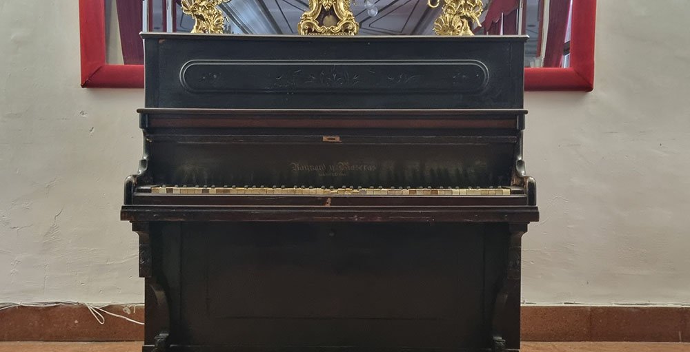 Piano que Federico García Lorca tocó en el antiguo Casino de Baeza, en una velada junto a Antonio Machado.