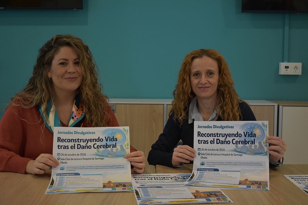 Laura Piqueras y Francisca Isabel Millán, en la presentación de las jornadas.
