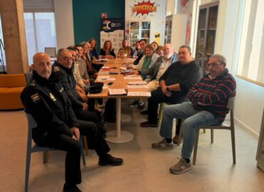 Reunión de la comisión local de inmigración.